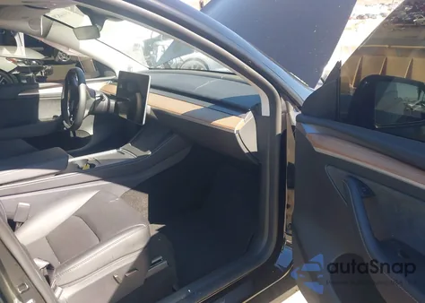 2025 Tesla Model Y Long Range Dual Motor Rear-Wheel Drive from USA, damaged, VIN 7SAYGDED5SF248415